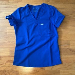Figs Catarina scrub top in Winning Blue